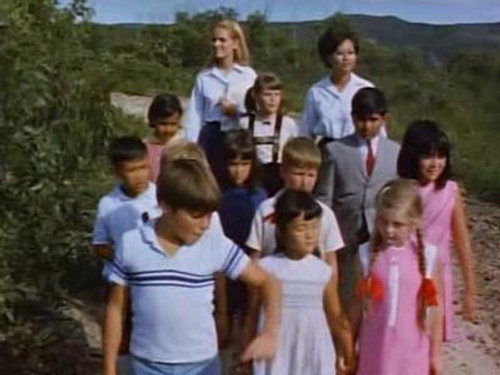 Skippy the Bush Kangaroo Season 1 Episode 33 - Ten Little Visitors