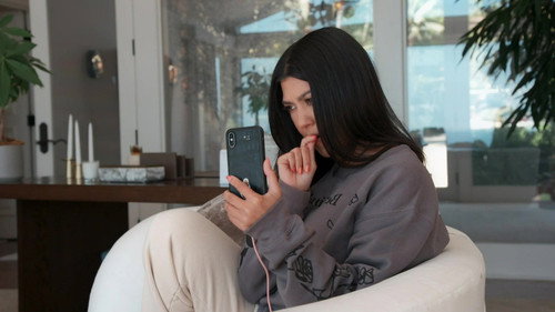 Keeping Up with the Kardashians Season 20 Episode 4 - New Friends and the Bunker