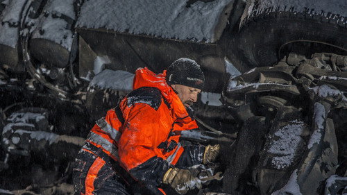 Ice Road Rescue Season 2 Episode 6 - Storm Chaos Mountain