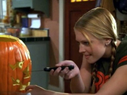 Sabrina, the Teenage Witch Season 5 Episode 6 - The Halloween Scene