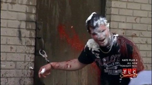 Cake Boss Season 4 Episode 15 - Headphones, Helicopters, & Handcuffed