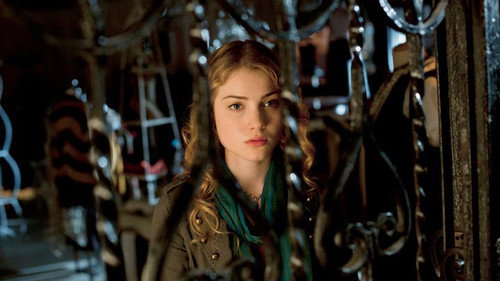 The Nine Lives of Chloe King Season 1 Episode 3 - Green Star
