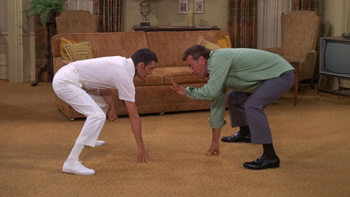 The Odd Couple Season 2 Episode 10 - Win One for Felix