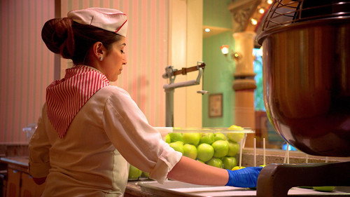 One Day at Disney Season 1 Episode 19 - Francheska Roman: Candy Maker