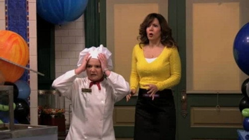 Wizards of Waverly Place Season 3 Episode 18 - Dad's Buggin' Out