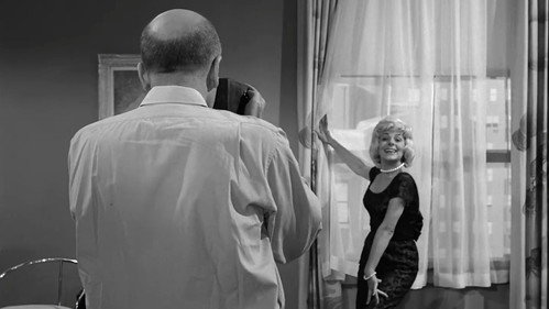 The Twilight Zone Season 2 Episode 10 - A Most Unusual Camera