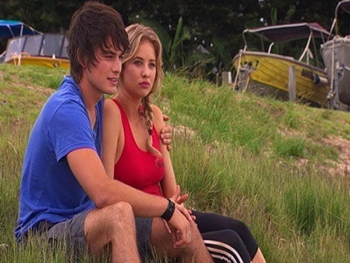 Episode 6043 still
