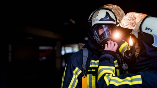 Feuer & Flamme Season 7 Episode 1 - Devastating fire in an apartment building