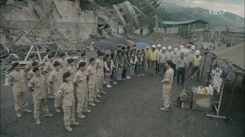 Descendants of the Sun Season 1 Episode 8 - Comfort the Deceased With a Silent Prayer