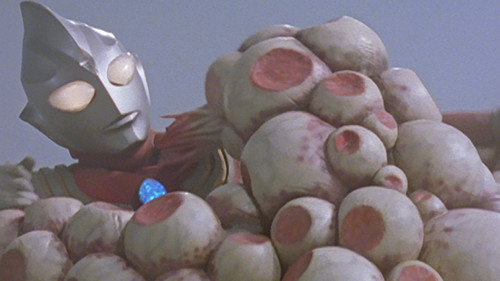 Ultraman Tiga Season 1 Episode 22 - A Fog's Coming