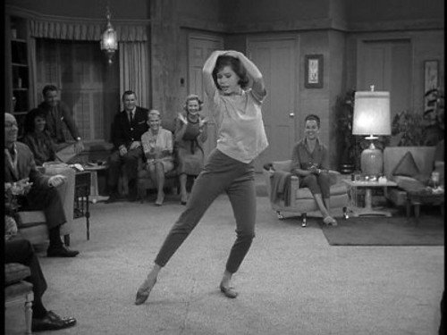 The Dick Van Dyke Show Season 1 Episode 8 - To Tell or Not to Tell
