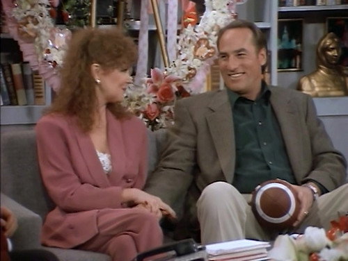 Coach Season 6 Episode 16 - My Cup Runneth Over
