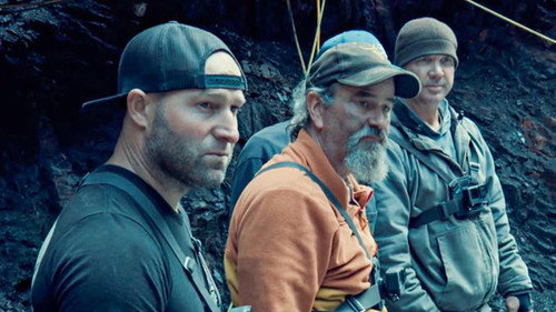 Gold Rush: White Water Season 9 Episode 4 - Fight for Your Life