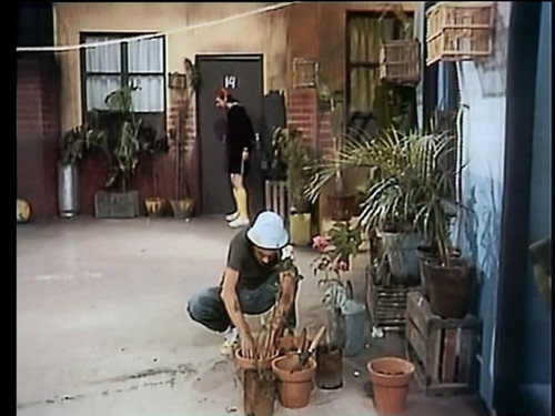 El Chavo del Ocho Season 2 Episode 39 - Cyrano de Bergerac / Perdonar a los Enemigos