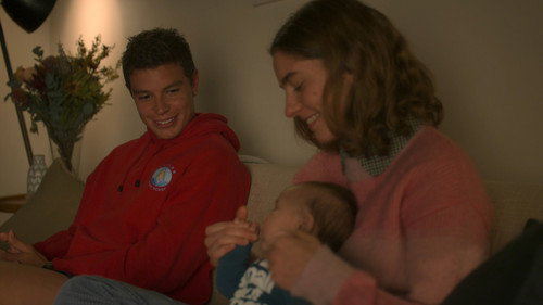Bump Season 1 Episode 4 - Sin Salida