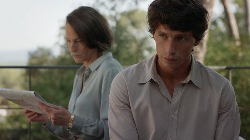 Episode 1525 still