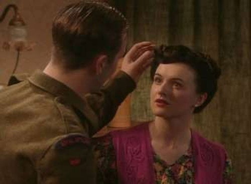 Goodnight Sweetheart Season 3 Episode 8 - There's Something About a Soldier