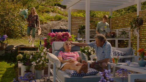 Neste sommer Season 11 Episode 5 - Warm Hands & Rescuer