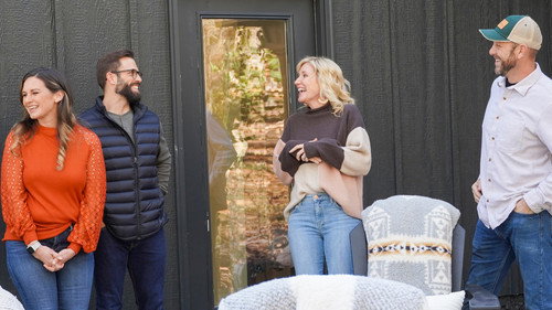 Fixer to Fabulous Season 4 Episode 11 - Century Old Barn, Family Home