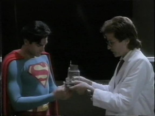 Superboy Season 2 Episode 15 - Microboy