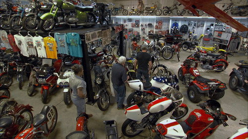 American Pickers Season 18 Episode 18 - Paradise Picking