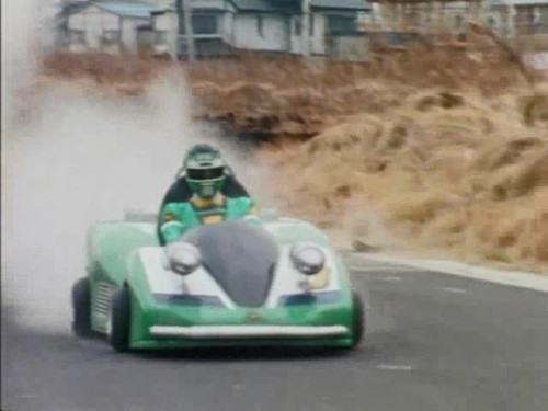Power Rangers Season 5 Episode 7 - Built for Speed