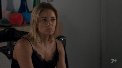Home and Away Season 39 Episode 5 - Episode 8640