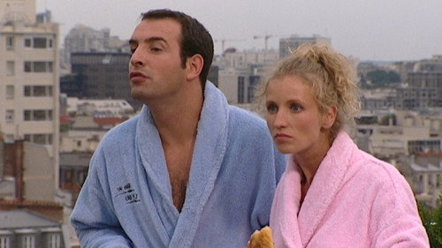 Sur leur terrasse (1) still