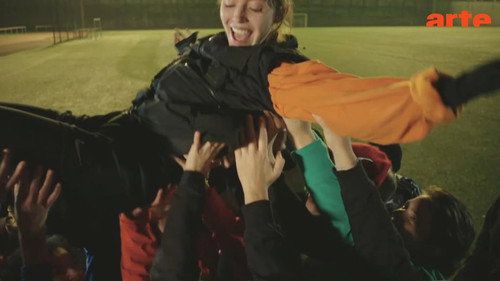 H24: 24 Hours, 24 Women, 24 Stories Season 1 Episode 14 - 08:00 : Sidelines