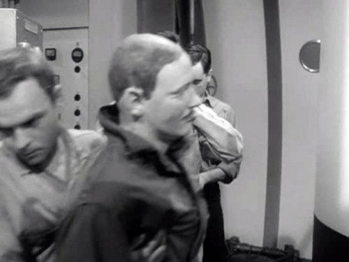 Voyage to the Bottom of the Sea Season 1 Episode 31 - The Condemned