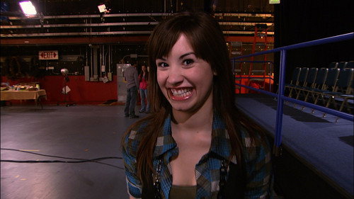 Sonny with a Chance Season 1 Episode 1 - Sketchy Beginnings