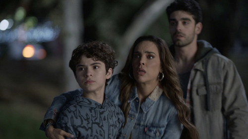 Jugarse la vida por los hijos still