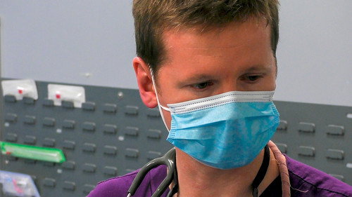 24 Hours in A&E Season 27 Episode 1 - Lessons in Life