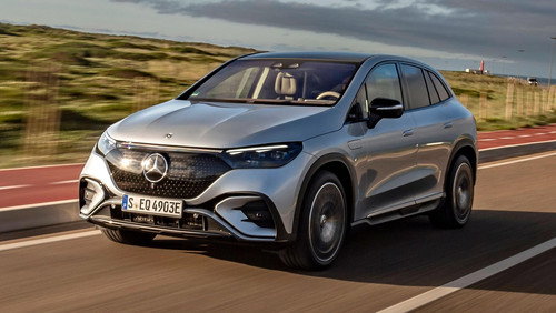 MotorWeek Season 43 Episode 7 - Mercedes EQE SUV