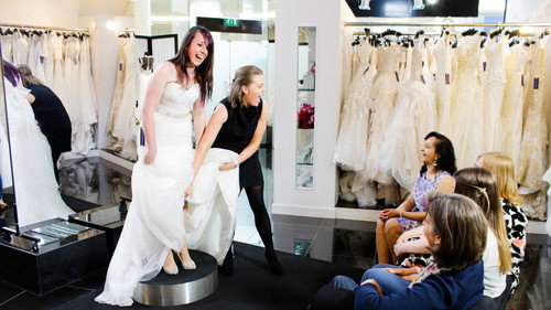 Say Yes to the Dress UK Season 1 Episode 1 - Mums and the Evil Aunt
