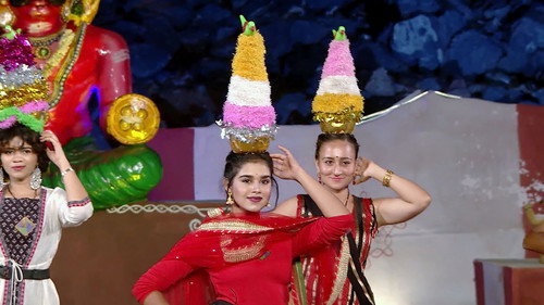 Villa To Village Season 1 Episode 13 - Karagam for the Audience