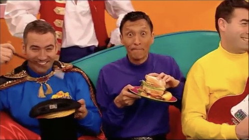 The Wiggles Season 4 Episode 7 - I Swing My Baton