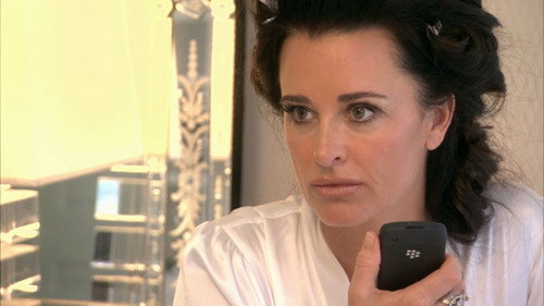 The Real Housewives of Beverly Hills Season 2 Episode 16 - Uninvited
