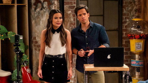 iCarly Season 2 Episode 1 - iGuess Everyone Just Hates Me Now