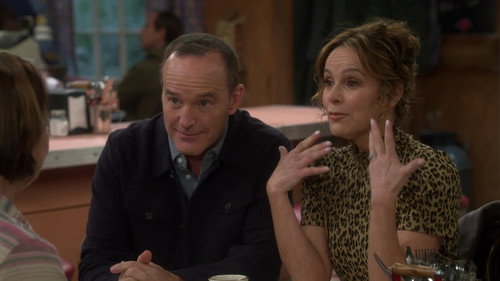 The Conners Season 2 Episode 15 - Beards, Thrupples and Robots