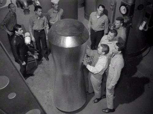 Voyage to the Bottom of the Sea Season 1 Episode 20 - The Invaders