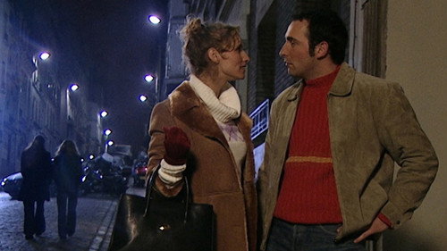 Marchent dans la nuit still