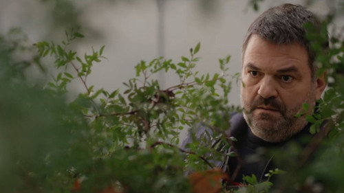 Episode 1905 still