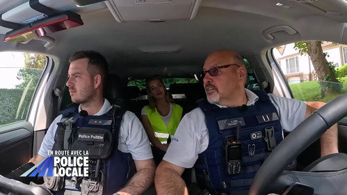 En route avec la police Season 5 Episode 1 - Episode 1