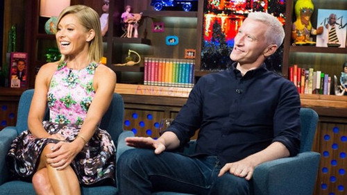 Kelly Ripa & Anderson Cooper still