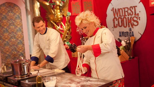 Worst Cooks in America Season 3 Episode 2 - Going Global