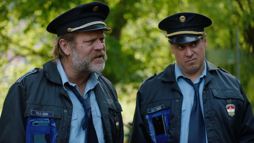 A mi kis falunk Season 8 Episode 3 - The Body Cam
