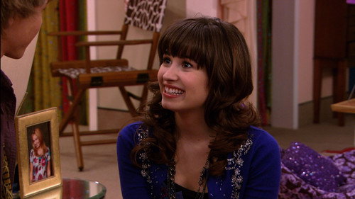 Sonny with a Chance Season 1 Episode 17 - Guess Who's Coming To Guest Star
