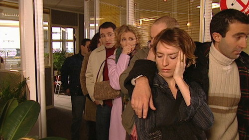Dans la file d'attente (1) still