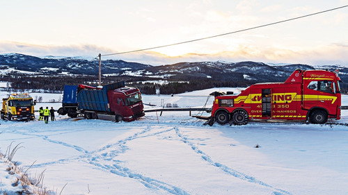 Ice Road Rescue Season 6 Episode 4 - Blizzard Battle